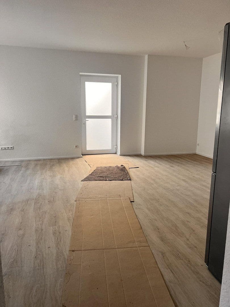 Prenájom bytu 2-izbový 80 m², Mittlere Ortsstr. 40, Rülzheim, Porýnie-Falcko Prenájom bytu 2-izbový 80 m², Mittlere Ortsstr. 40, Rülzheim, Porýnie-Falcko
