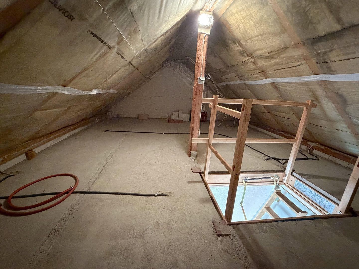 Predaj domu 146 m², pozemek 166 m², Kaiserslautern, Porýnie-Falcko Predaj domu 146 m², pozemek 166 m², Kaiserslautern, Porýnie-Falcko