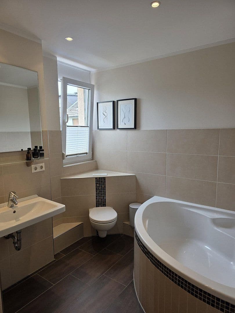 Predaj domu 141 m², pozemek 280 m², Kriftel, Hesensko Predaj domu 141 m², pozemek 280 m², Kriftel, Hesensko
