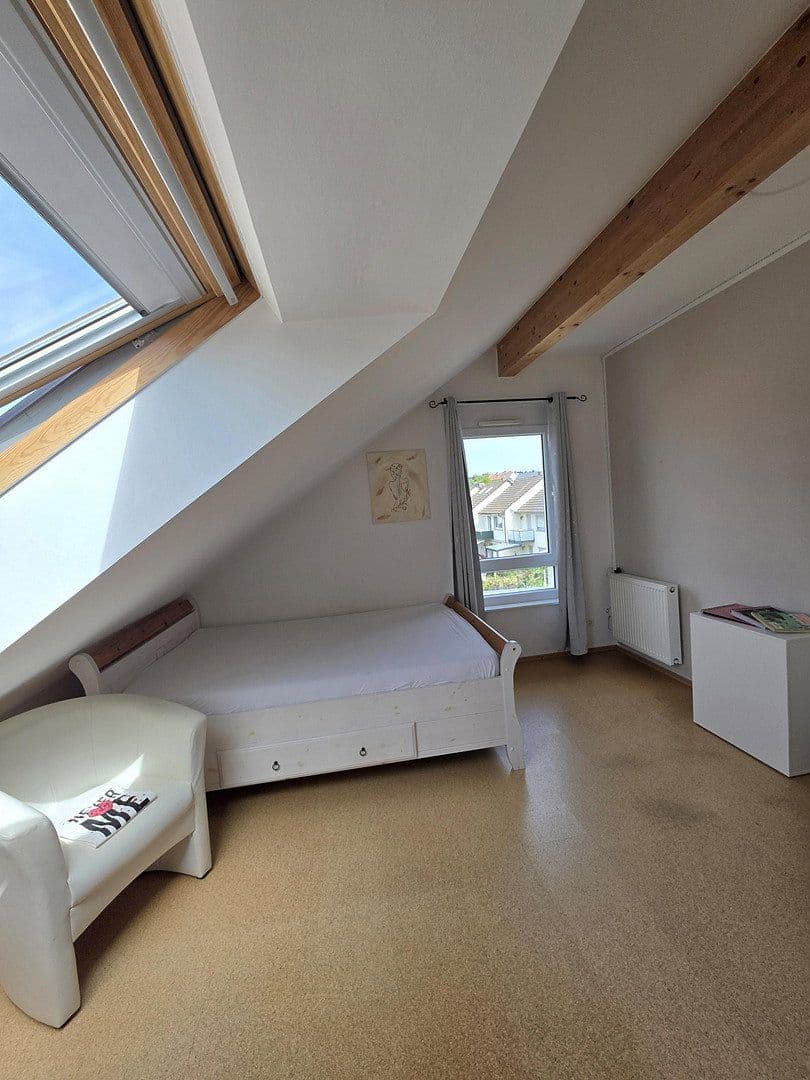 Predaj domu 141 m², pozemek 280 m², Kriftel, Hesensko Predaj domu 141 m², pozemek 280 m², Kriftel, Hesensko