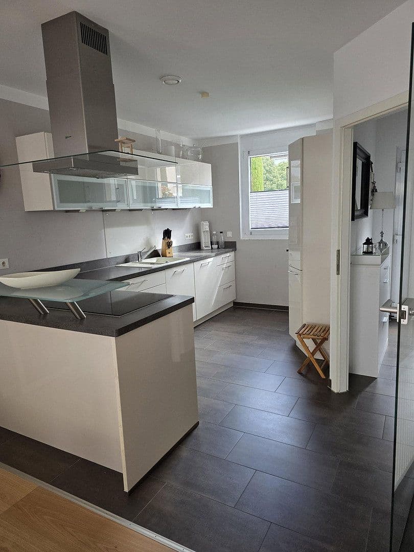 Predaj domu 141 m², pozemek 280 m², Kriftel, Hesensko Predaj domu 141 m², pozemek 280 m², Kriftel, Hesensko