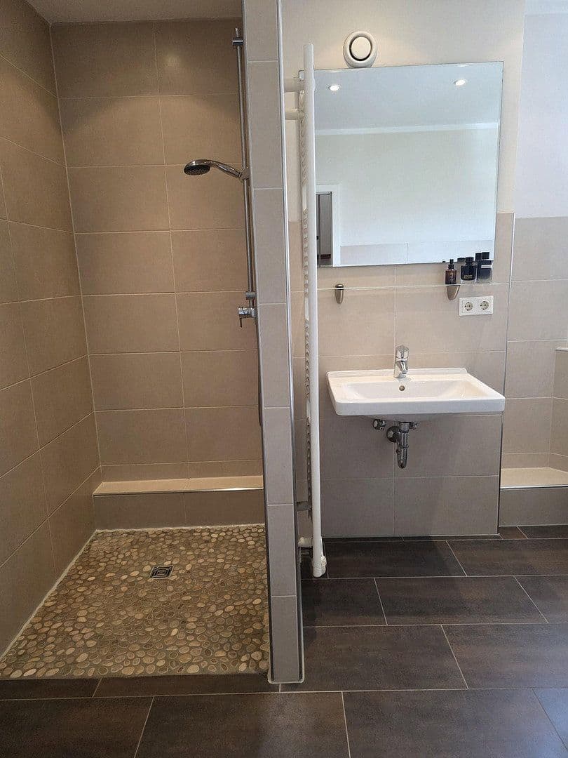 Predaj domu 141 m², pozemek 280 m², Kriftel, Hesensko Predaj domu 141 m², pozemek 280 m², Kriftel, Hesensko