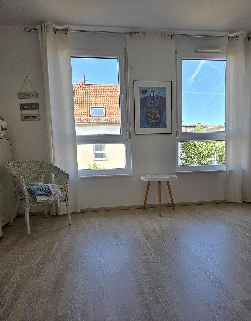 Predaj domu 141 m², pozemek 280 m², Kriftel, Hesensko Predaj domu 141 m², pozemek 280 m², Kriftel, Hesensko