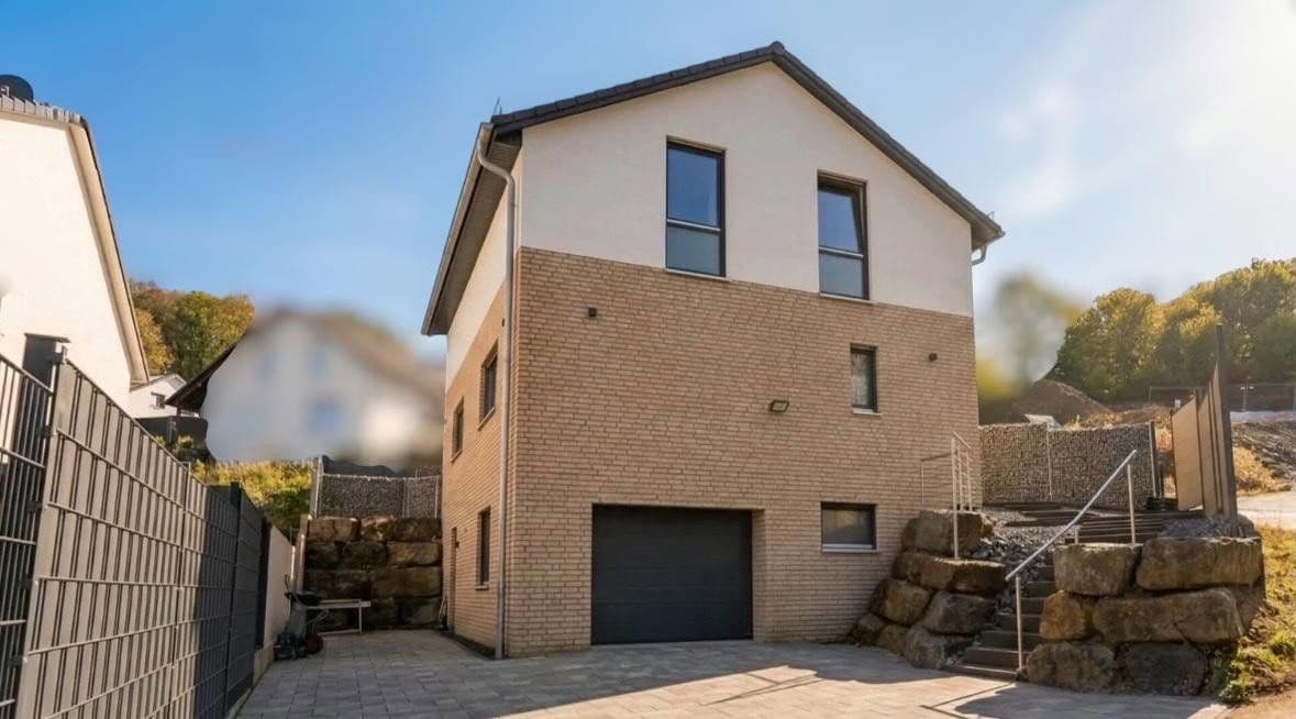 Predaj domu 148 m², pozemek 376 m², Ennepetal, Severné Porýnie - Westfálsko Predaj domu 148 m², pozemek 376 m², Ennepetal, Severné Porýnie - Westfálsko
