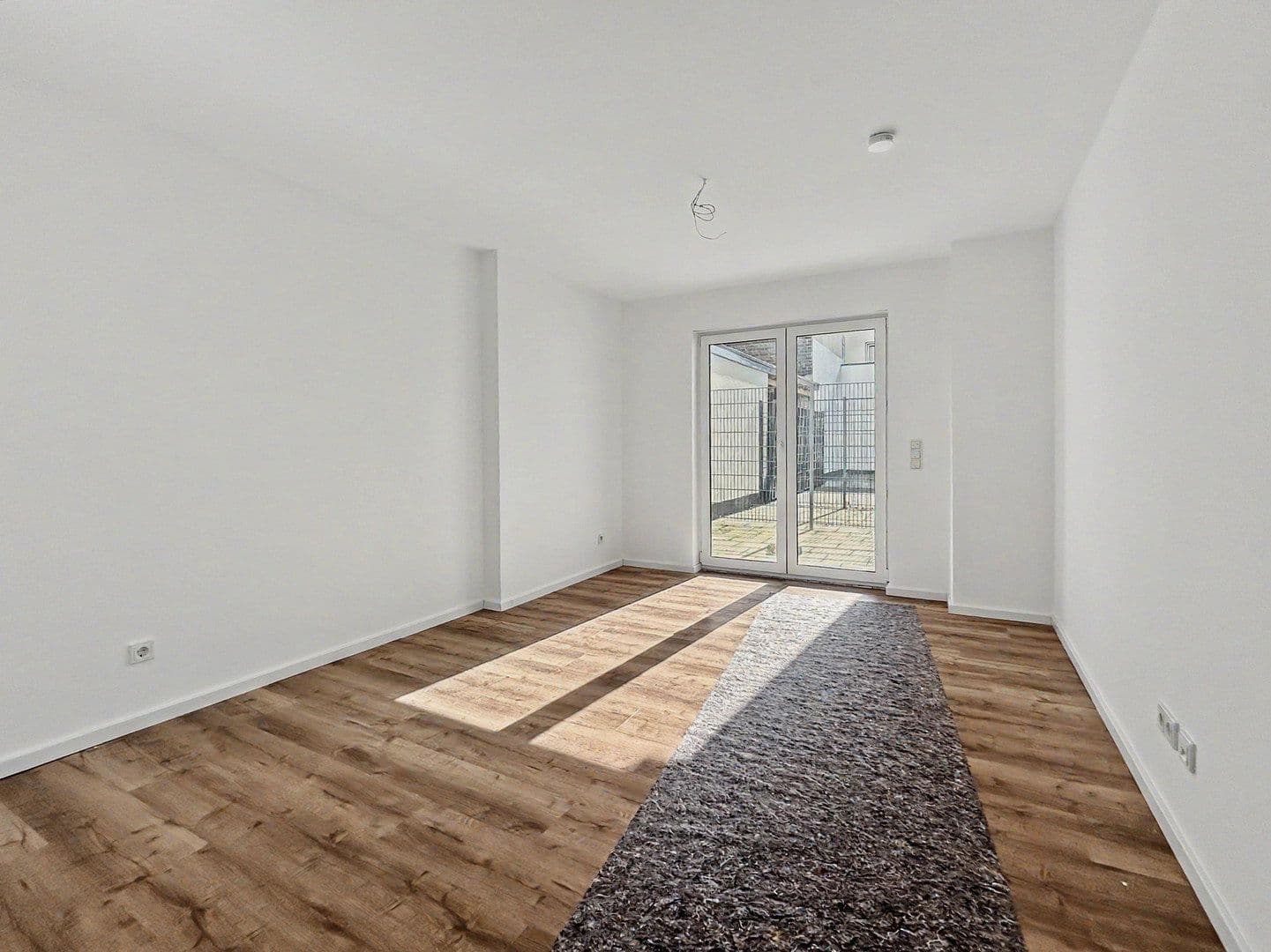 Prenájom bytu 3-izbový 70 m², Köln, Severné Porýnie - Westfálsko Prenájom bytu 3-izbový 70 m², Köln, Severné Porýnie - Westfálsko