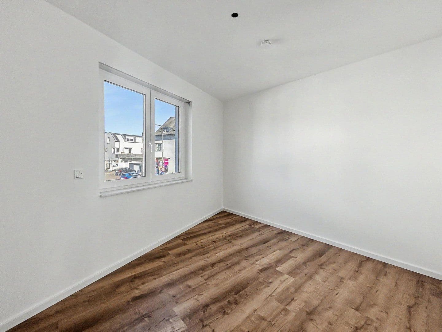 Prenájom bytu 3-izbový 70 m², Köln, Severné Porýnie - Westfálsko Prenájom bytu 3-izbový 70 m², Köln, Severné Porýnie - Westfálsko