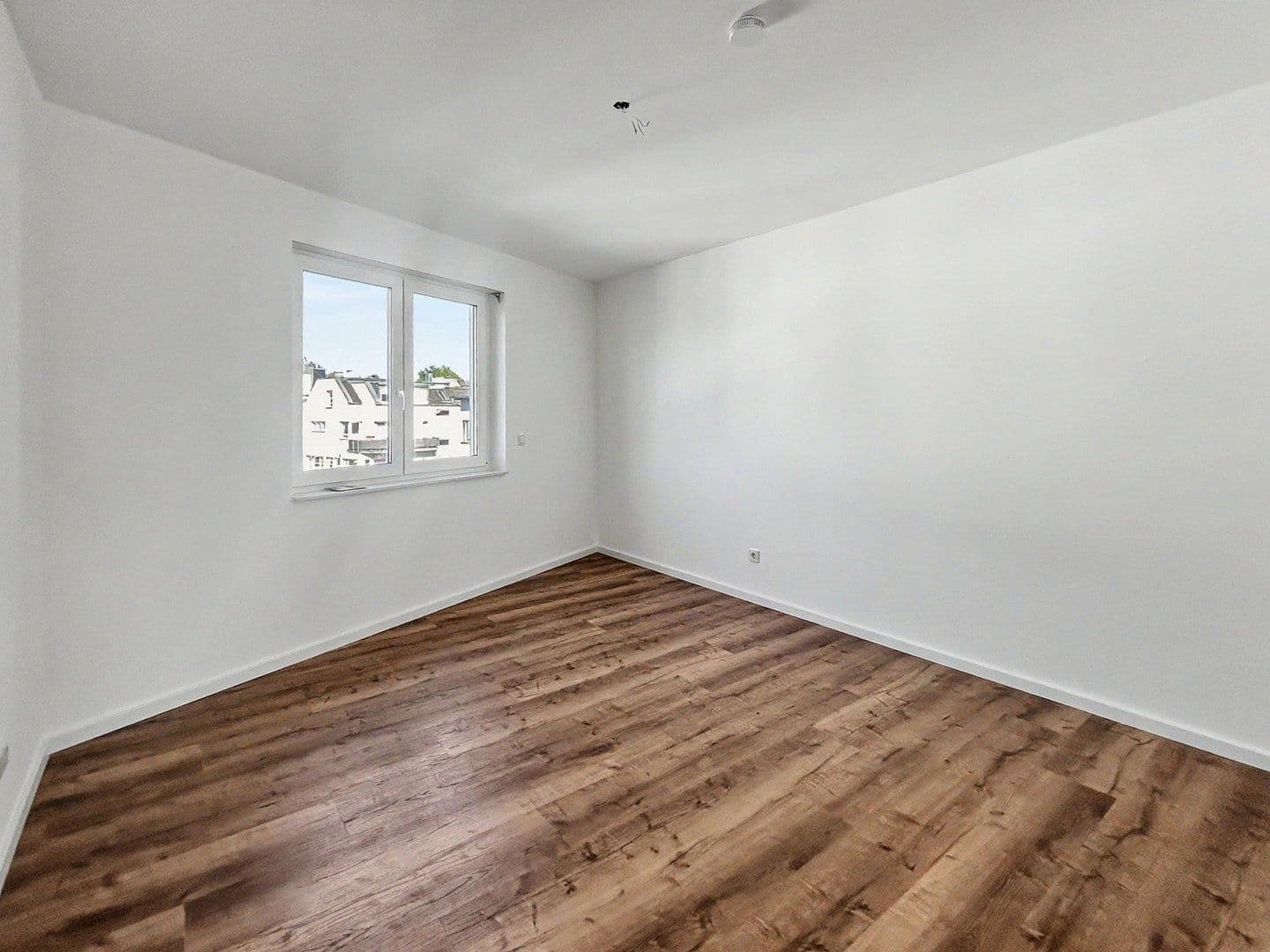 Prenájom bytu 3-izbový 70 m², Köln, Severné Porýnie - Westfálsko Prenájom bytu 3-izbový 70 m², Köln, Severné Porýnie - Westfálsko