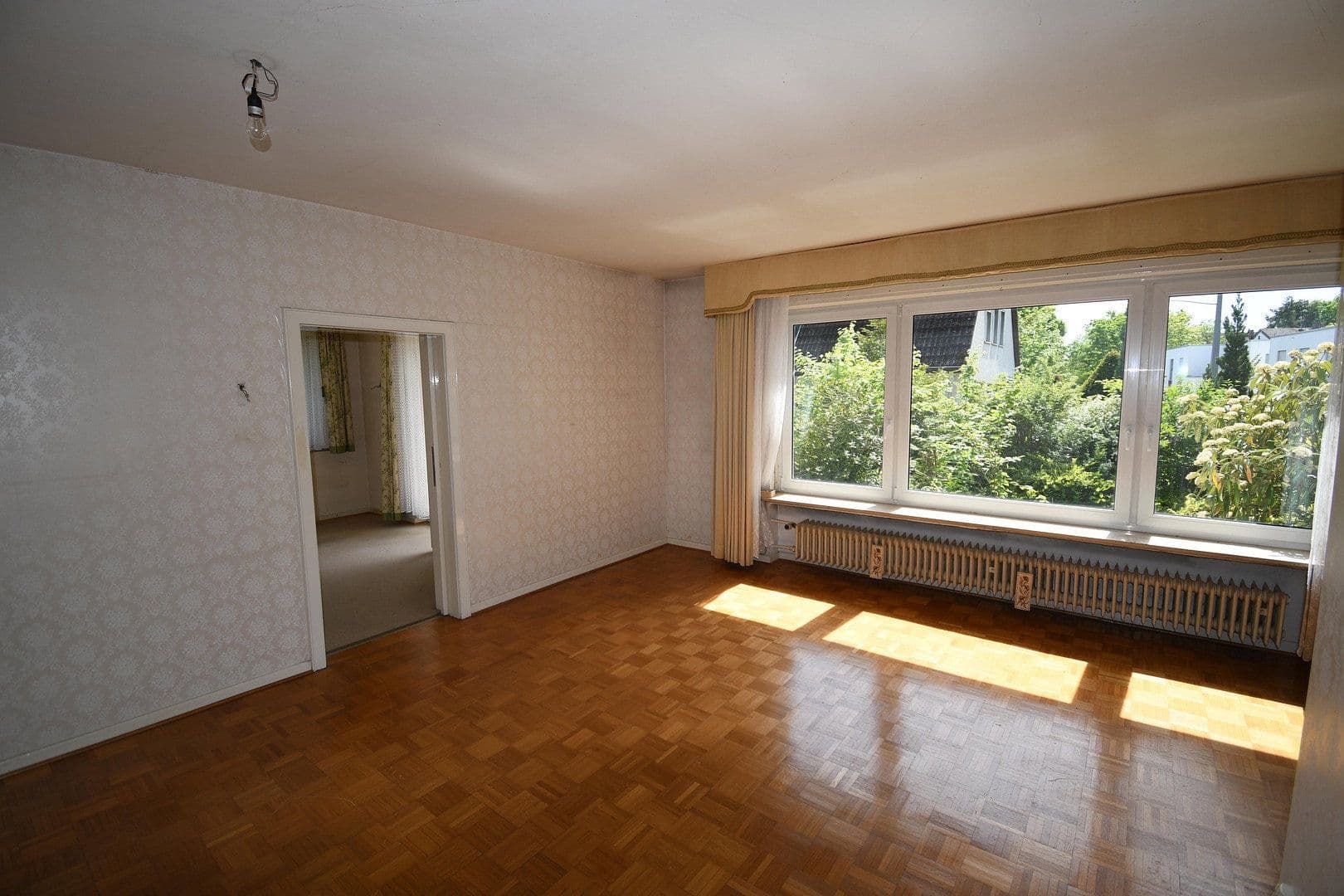 Predaj domu 142 m², pozemek 452 m², Wiesbaden, Hesensko Predaj domu 142 m², pozemek 452 m², Wiesbaden, Hesensko