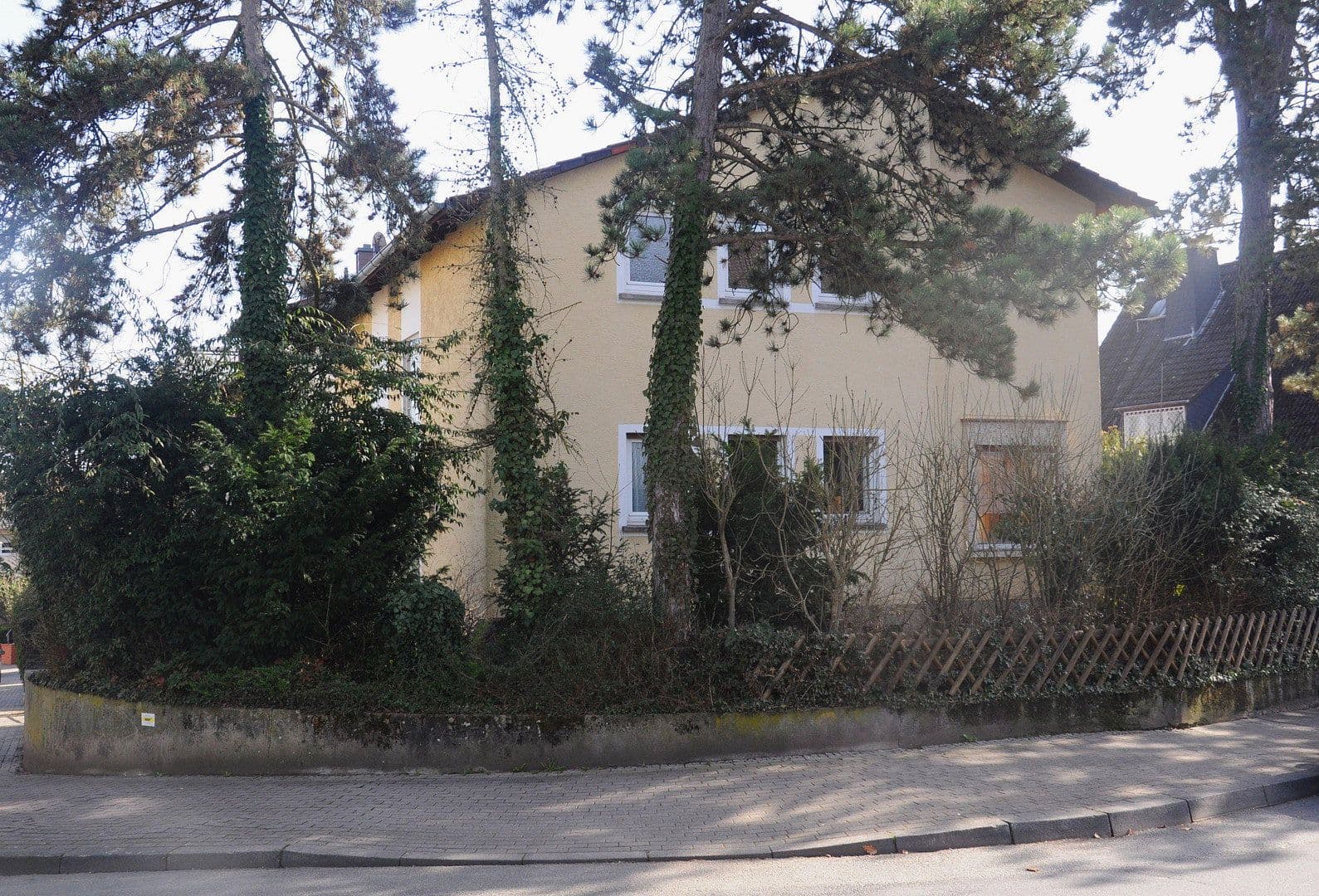 Predaj domu 142 m², pozemek 452 m², Wiesbaden, Hesensko Predaj domu 142 m², pozemek 452 m², Wiesbaden, Hesensko