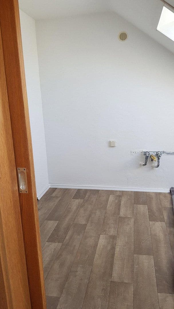 Prenájom bytu 4-izbový 98 m², Herzogenaurach, Bavorsko Prenájom bytu 4-izbový 98 m², Herzogenaurach, Bavorsko