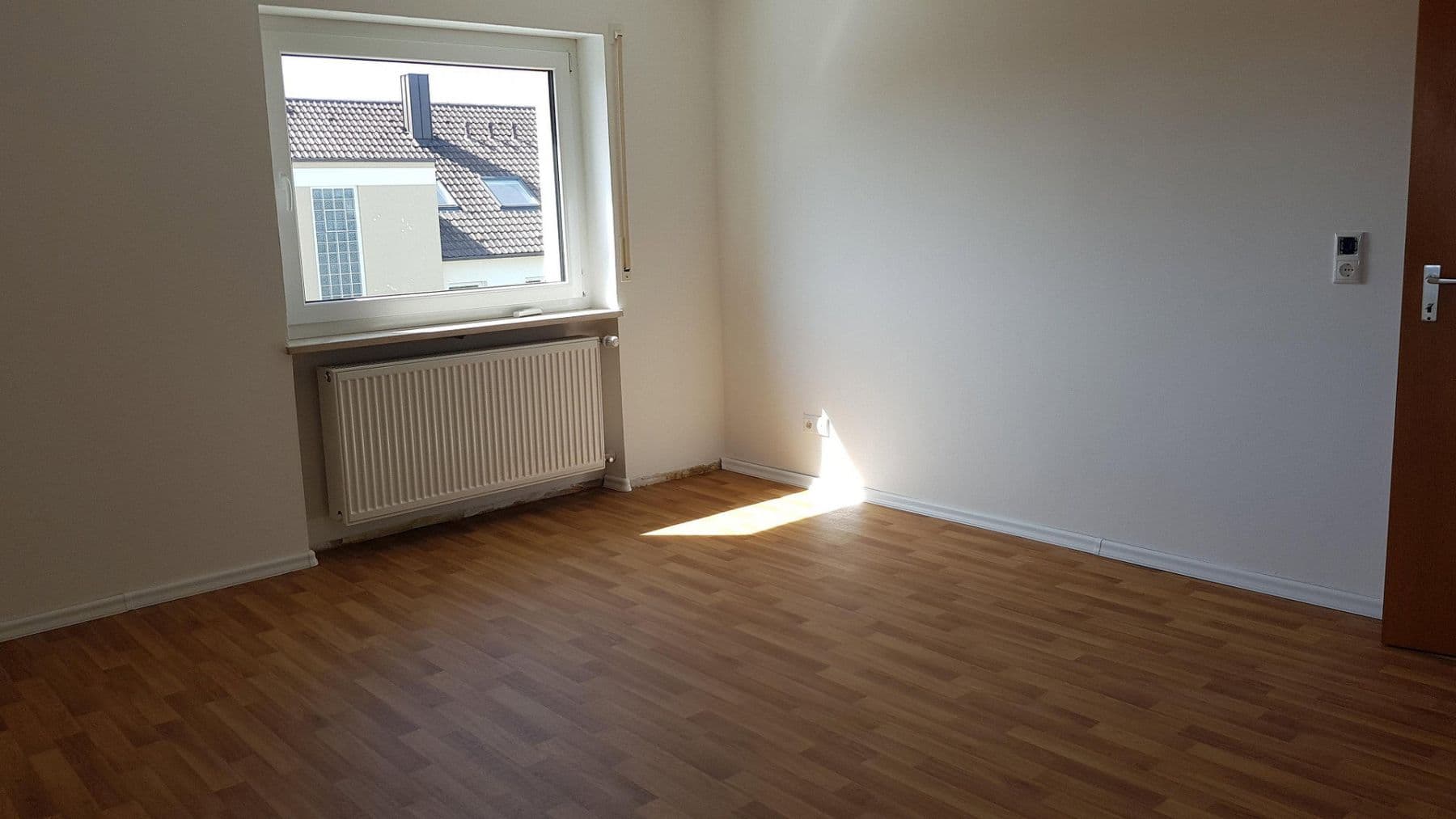 Prenájom bytu 4-izbový 98 m², Herzogenaurach, Bavorsko Prenájom bytu 4-izbový 98 m², Herzogenaurach, Bavorsko