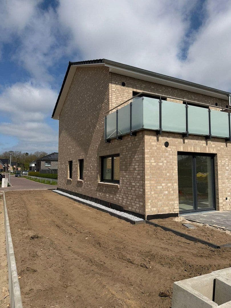 Prenájom domu 124 m², pozemek 220 m², Trensenweg 10, Verden (Aller), Dolné Sasko Prenájom domu 124 m², pozemek 220 m², Trensenweg 10, Verden (Aller), Dolné Sasko