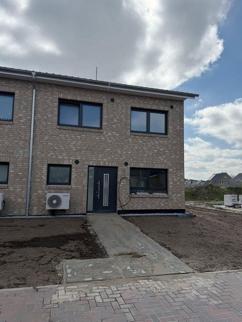 Prenájom domu 124 m², pozemek 220 m², Trensenweg 10, Verden (Aller), Dolné Sasko Prenájom domu 124 m², pozemek 220 m², Trensenweg 10, Verden (Aller), Dolné Sasko