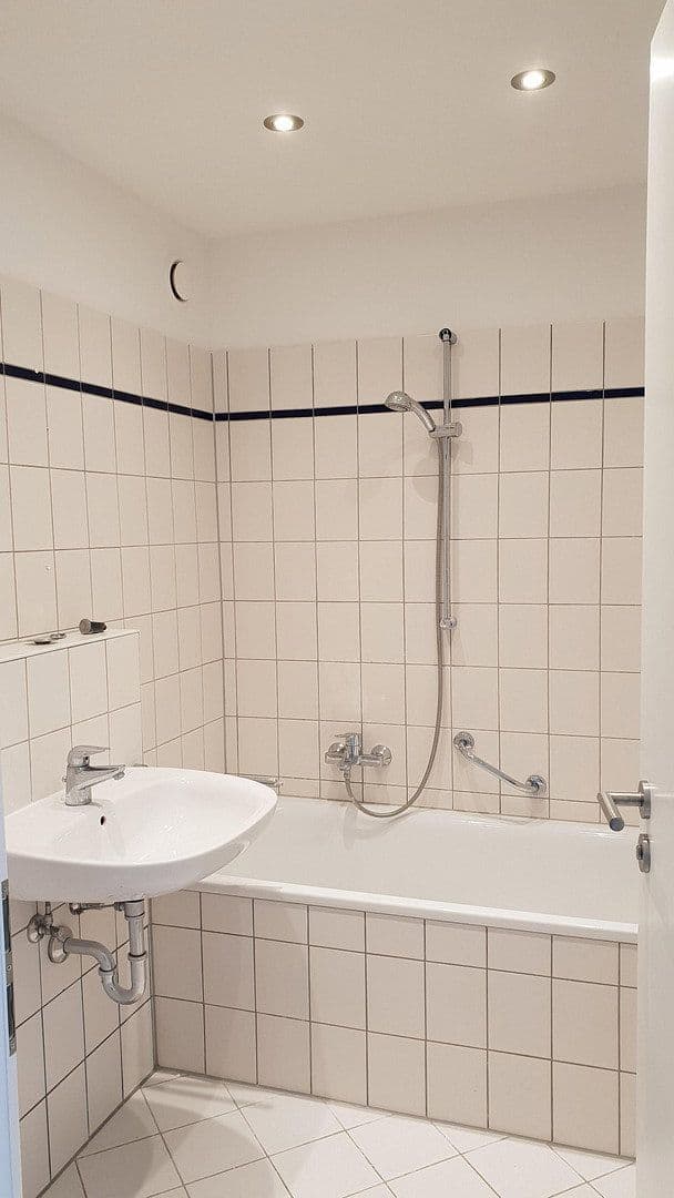 Prenájom bytu 3-izbový 84 m², Robert-Koch-Str. 38, Ottobrunn, Bavorsko Prenájom bytu 3-izbový 84 m², Robert-Koch-Str. 38, Ottobrunn, Bavorsko