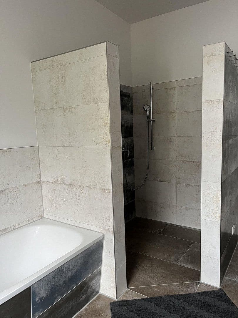 Prenájom bytu 4-izbový 114 m², Dummerstorf, Meklenbursko-Predpomoransko Prenájom bytu 4-izbový 114 m², Dummerstorf, Meklenbursko-Predpomoransko