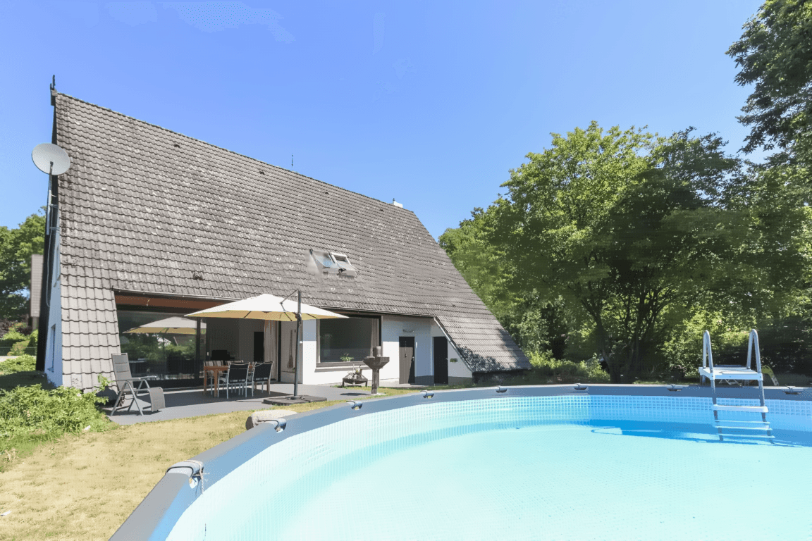 Prenájom domu 212 m², pozemek 1.500 m², Suderburg, Dolné Sasko Prenájom domu 212 m², pozemek 1.500 m², Suderburg, Dolné Sasko