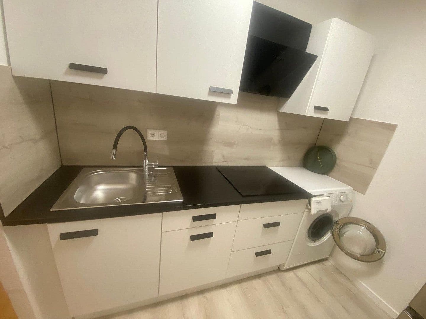 Prenájom bytu 1-izbový 40 m², Kurfürstenanlage 61, Heidelberg, Bádensko-Wurttembersko Prenájom bytu 1-izbový 40 m², Kurfürstenanlage 61, Heidelberg, Bádensko-Wurttembersko