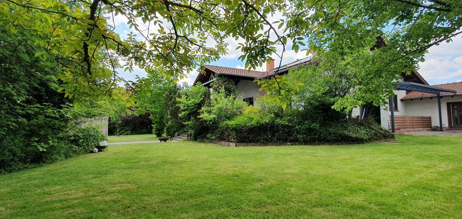 Predaj domu 270 m², pozemek 1.648 m², Hermersberg, Porýnie-Falcko Predaj domu 270 m², pozemek 1.648 m², Hermersberg, Porýnie-Falcko