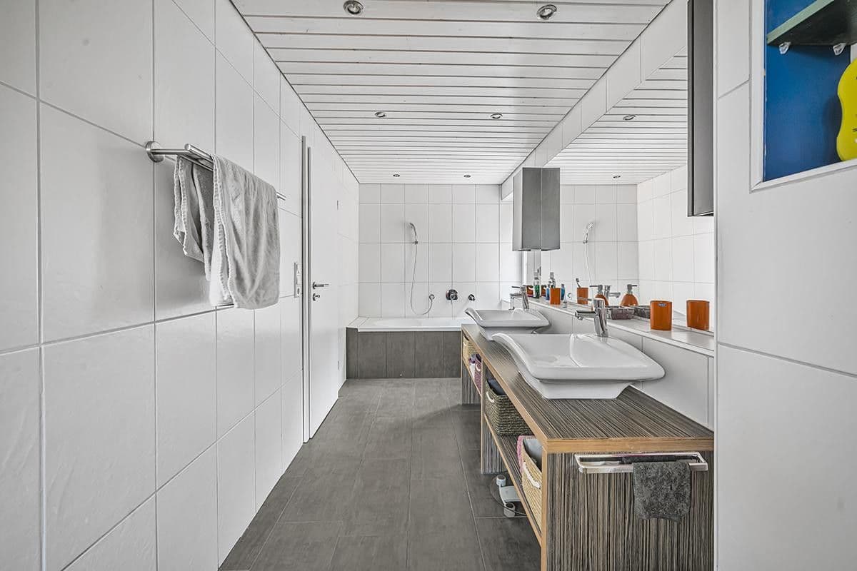 Predaj domu 270 m², pozemek 9.241 m², Stühlingen, Bádensko-Wurttembersko Predaj domu 270 m², pozemek 9.241 m², Stühlingen, Bádensko-Wurttembersko