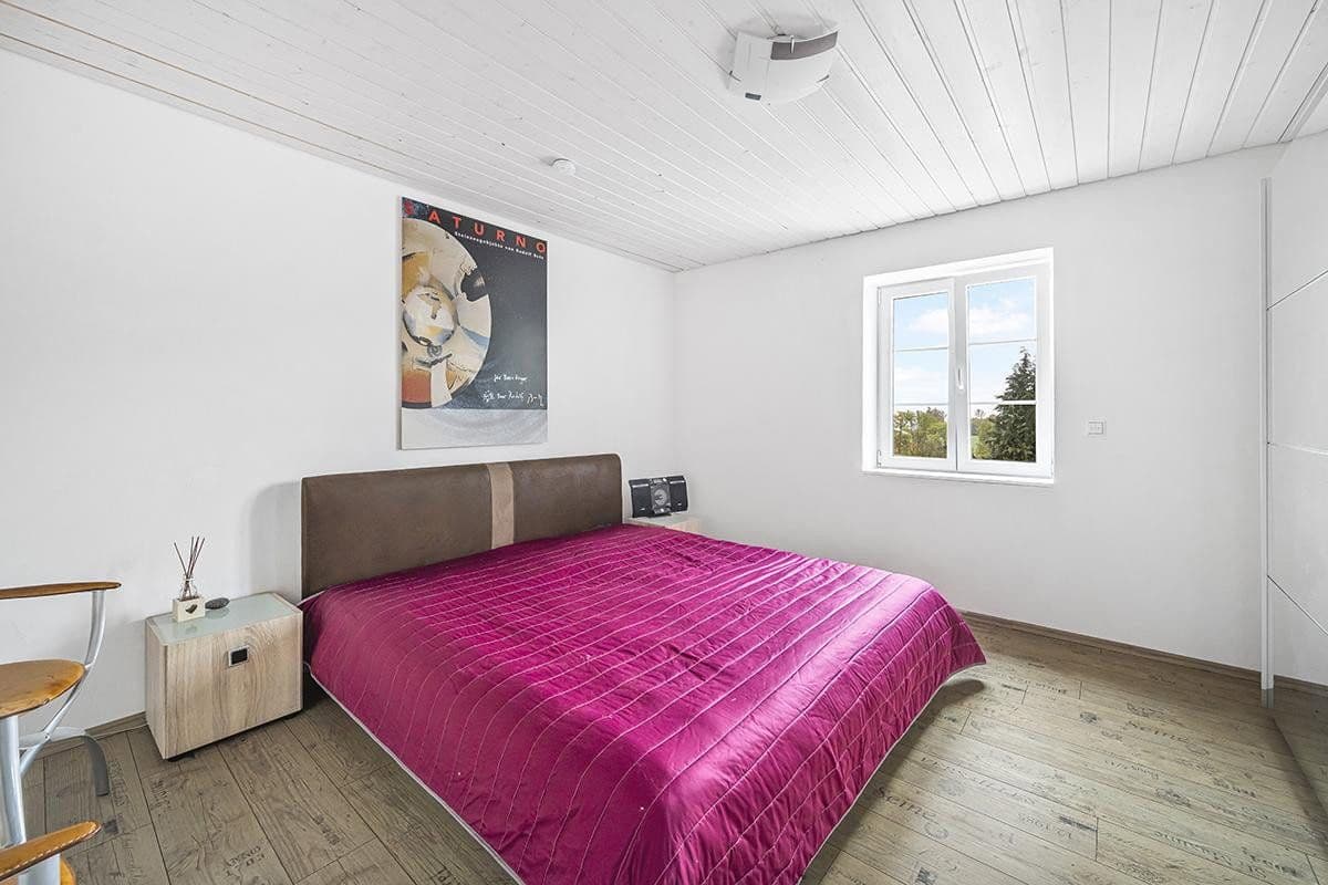 Predaj domu 270 m², pozemek 9.241 m², Stühlingen, Bádensko-Wurttembersko Predaj domu 270 m², pozemek 9.241 m², Stühlingen, Bádensko-Wurttembersko