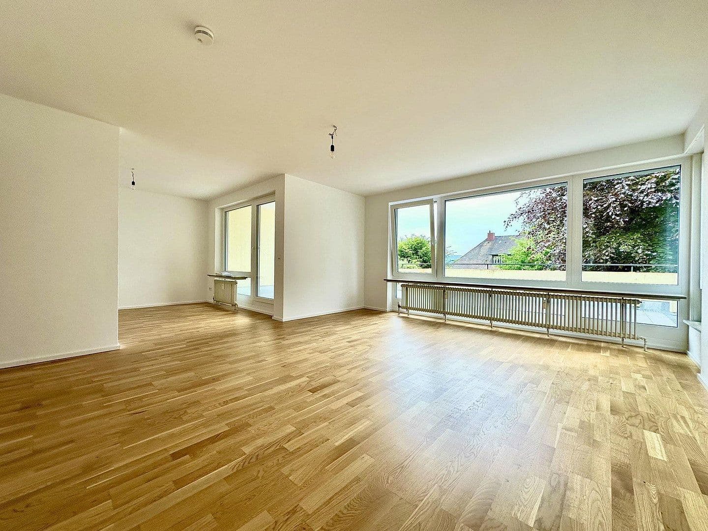 Prenájom bytu 3-izbový 115 m², Göppingen, Bádensko-Wurttembersko Prenájom bytu 3-izbový 115 m², Göppingen, Bádensko-Wurttembersko
