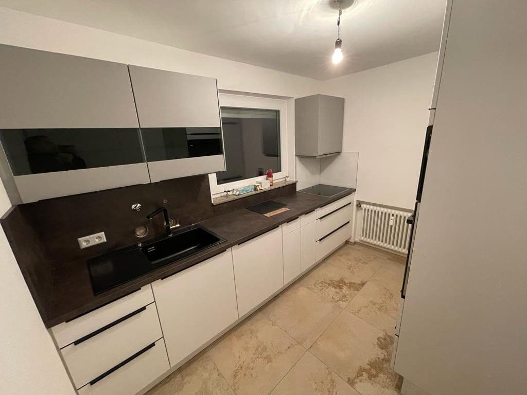 Prenájom bytu 3-izbový 115 m², Göppingen, Bádensko-Wurttembersko Prenájom bytu 3-izbový 115 m², Göppingen, Bádensko-Wurttembersko