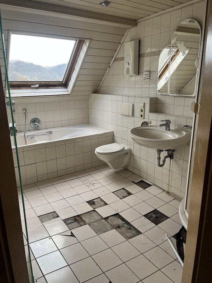 Prenájom bytu 3-izbový 102 m², Dorf Str.36, Löf, Porýnie-Falcko Prenájom bytu 3-izbový 102 m², Dorf Str.36, Löf, Porýnie-Falcko