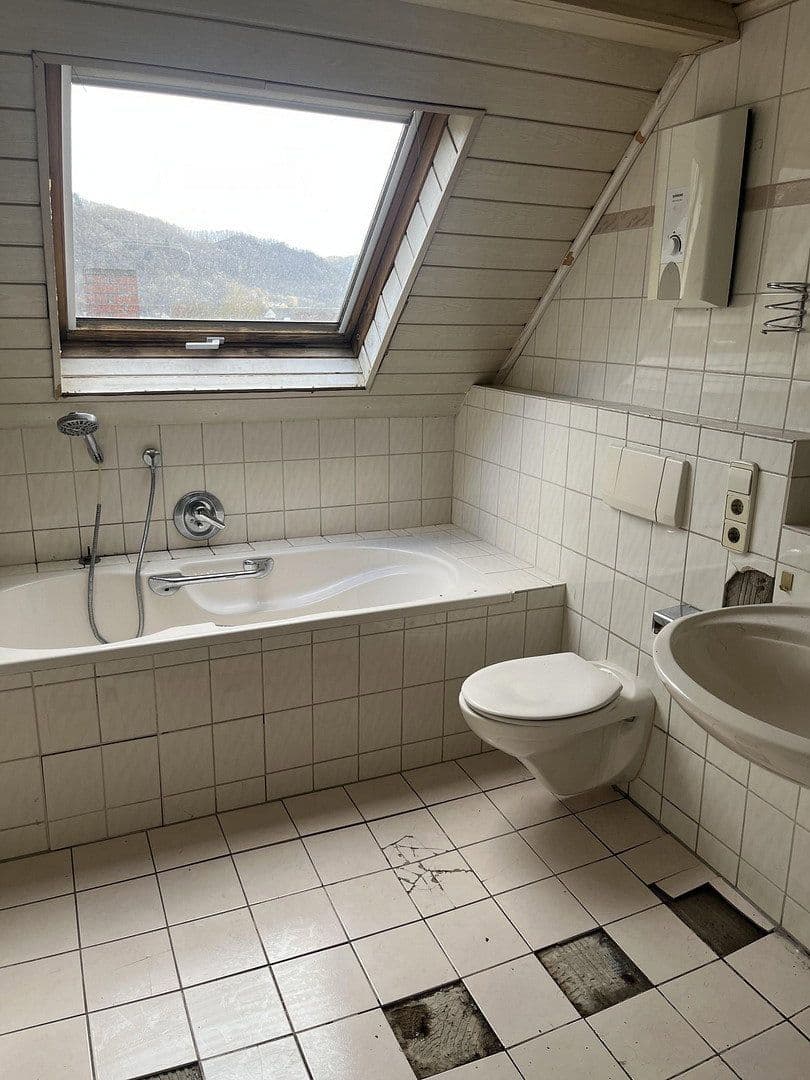Prenájom bytu 3-izbový 102 m², Dorf Str.36, Löf, Porýnie-Falcko Prenájom bytu 3-izbový 102 m², Dorf Str.36, Löf, Porýnie-Falcko