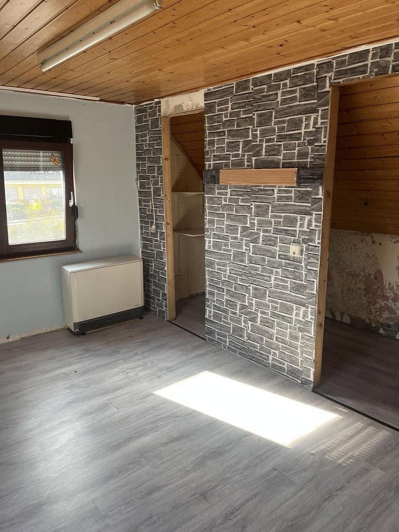 Prenájom bytu 3-izbový 102 m², Dorf Str.36, Löf, Porýnie-Falcko Prenájom bytu 3-izbový 102 m², Dorf Str.36, Löf, Porýnie-Falcko