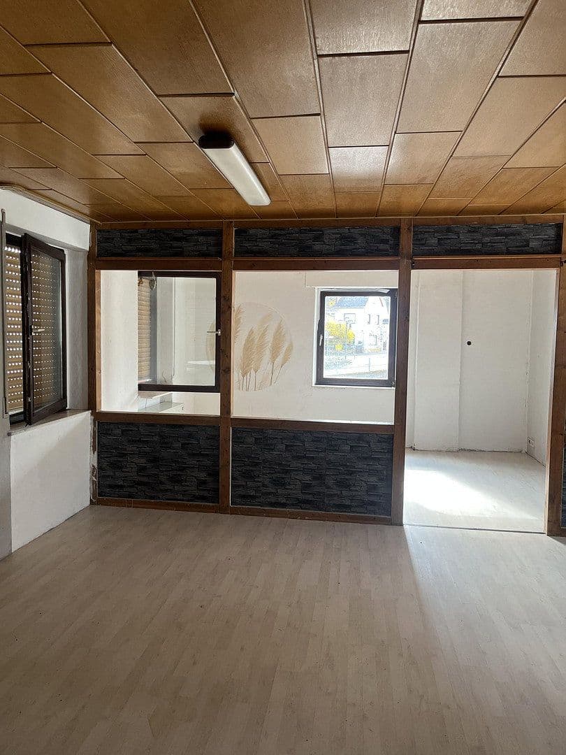 Prenájom bytu 3-izbový 102 m², Dorf Str.36, Löf, Porýnie-Falcko Prenájom bytu 3-izbový 102 m², Dorf Str.36, Löf, Porýnie-Falcko