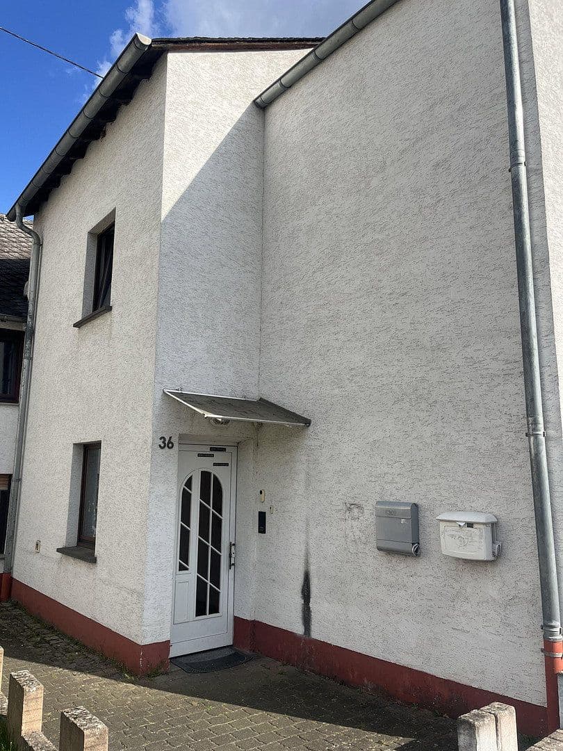 Prenájom bytu 3-izbový 102 m², Dorf Str.36, Löf, Porýnie-Falcko Prenájom bytu 3-izbový 102 m², Dorf Str.36, Löf, Porýnie-Falcko