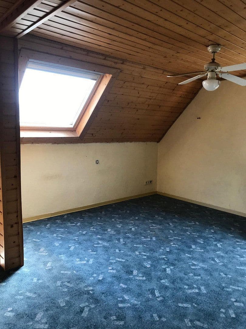 Prenájom bytu 3-izbový 102 m², Dorf Str.36, Löf, Porýnie-Falcko Prenájom bytu 3-izbový 102 m², Dorf Str.36, Löf, Porýnie-Falcko