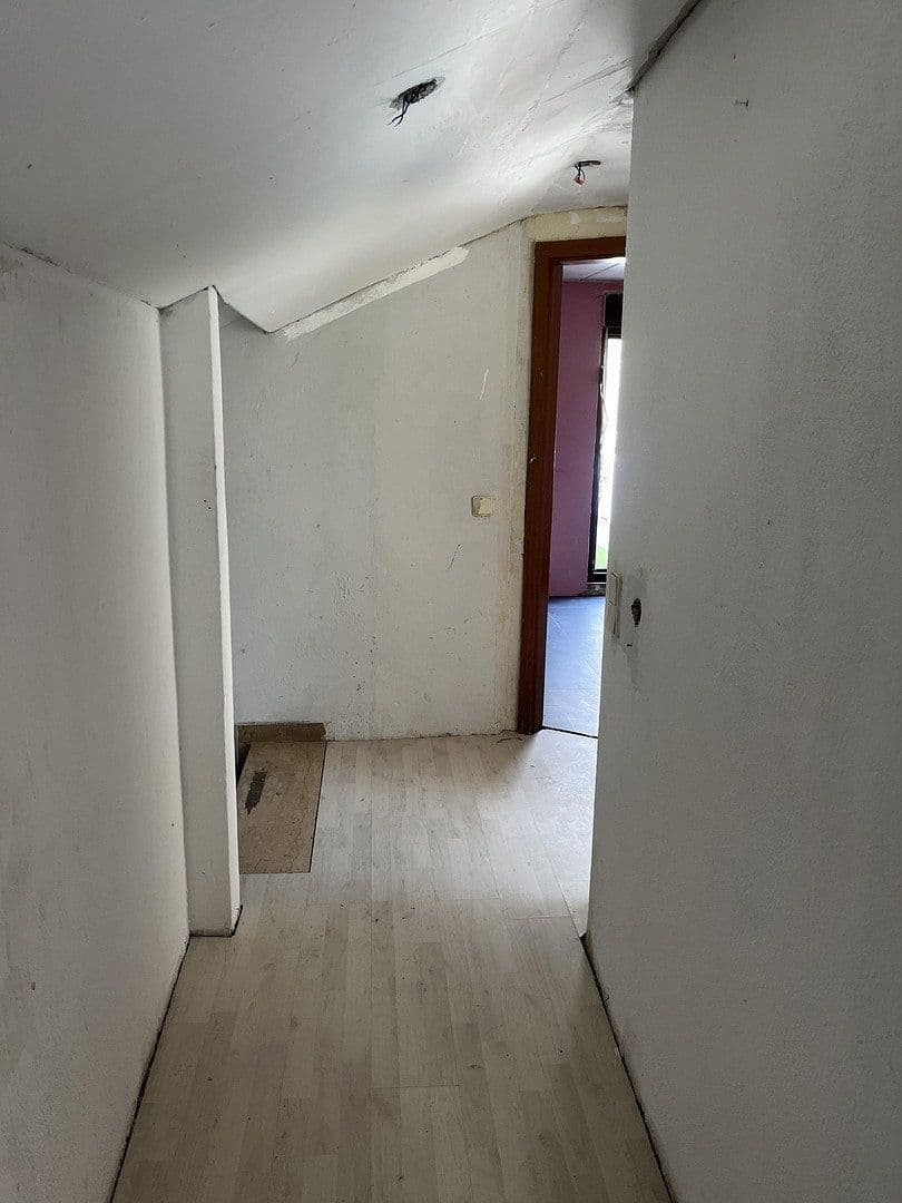 Prenájom bytu 3-izbový 102 m², Dorf Str.36, Löf, Porýnie-Falcko Prenájom bytu 3-izbový 102 m², Dorf Str.36, Löf, Porýnie-Falcko