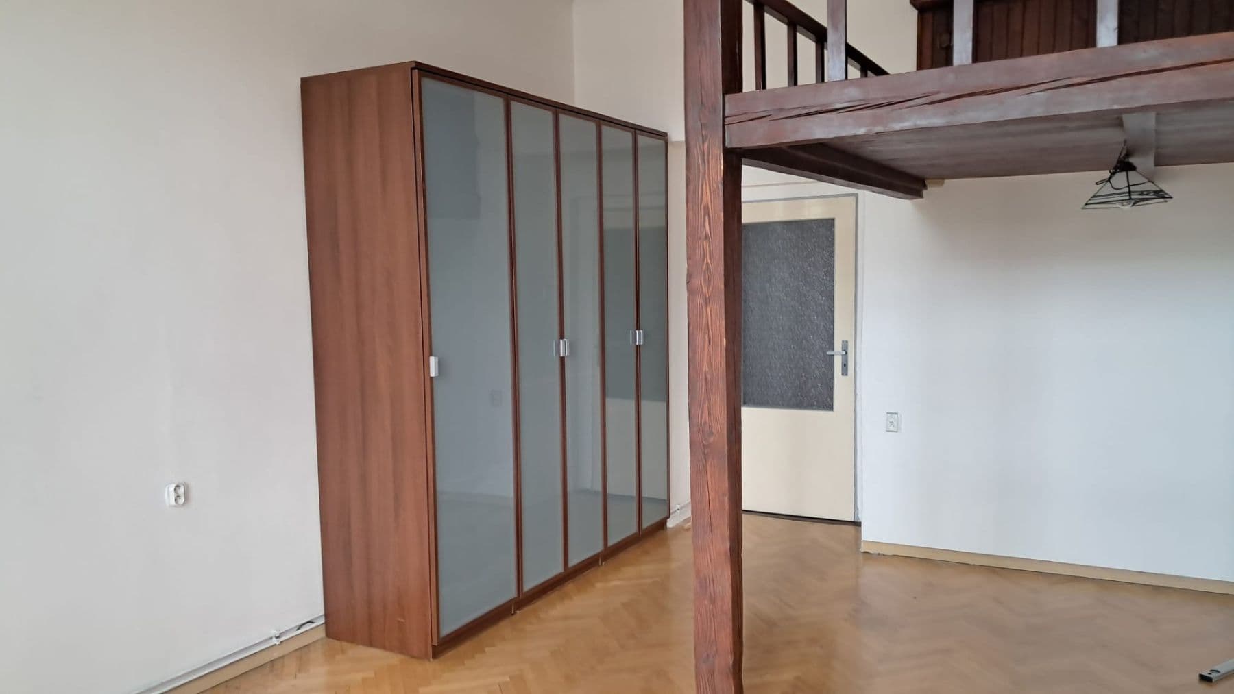 Prenájom bytu 2-izbový 56 m², Strojnická, Praha, Praha Prenájom bytu 2-izbový 56 m², Strojnická, Praha, Praha