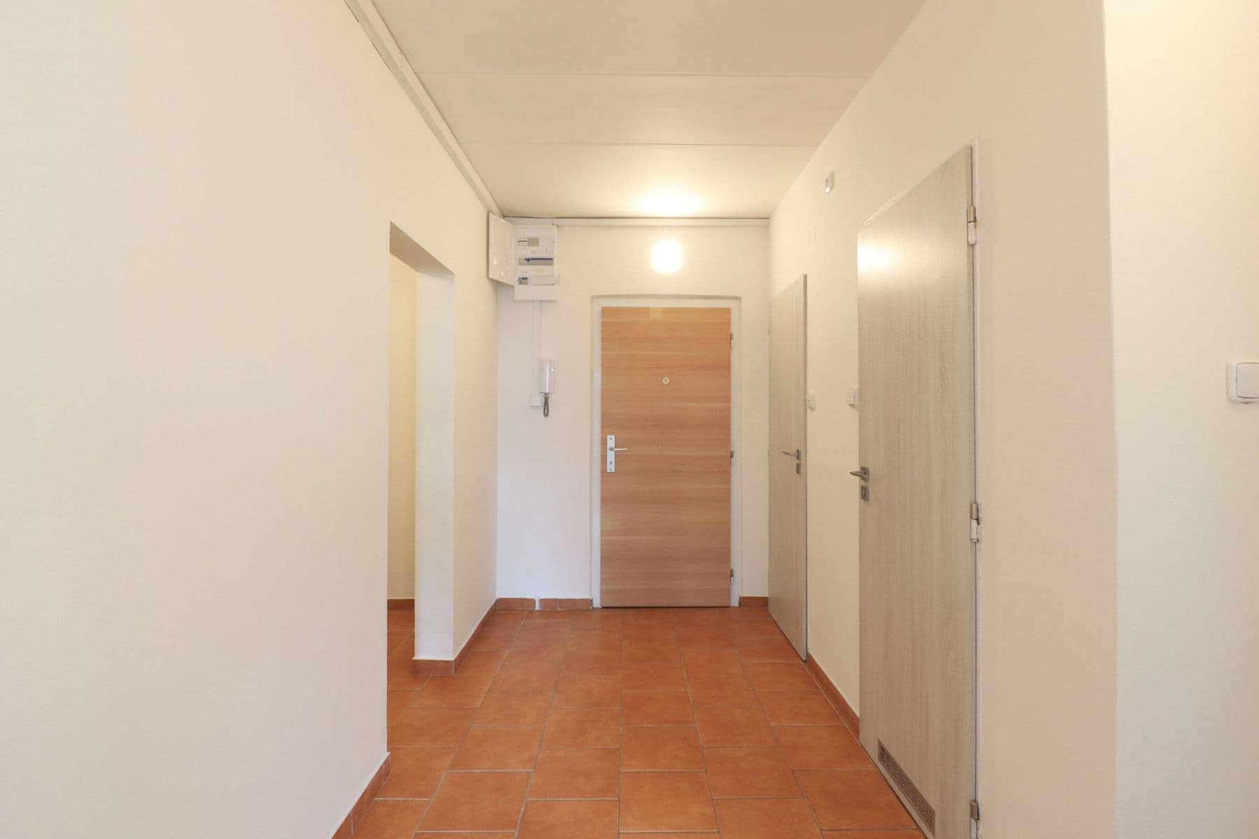 Prenájom bytu 3-izbový 64 m², Malotická, Praha, Praha Prenájom bytu 3-izbový 64 m², Malotická, Praha, Praha
