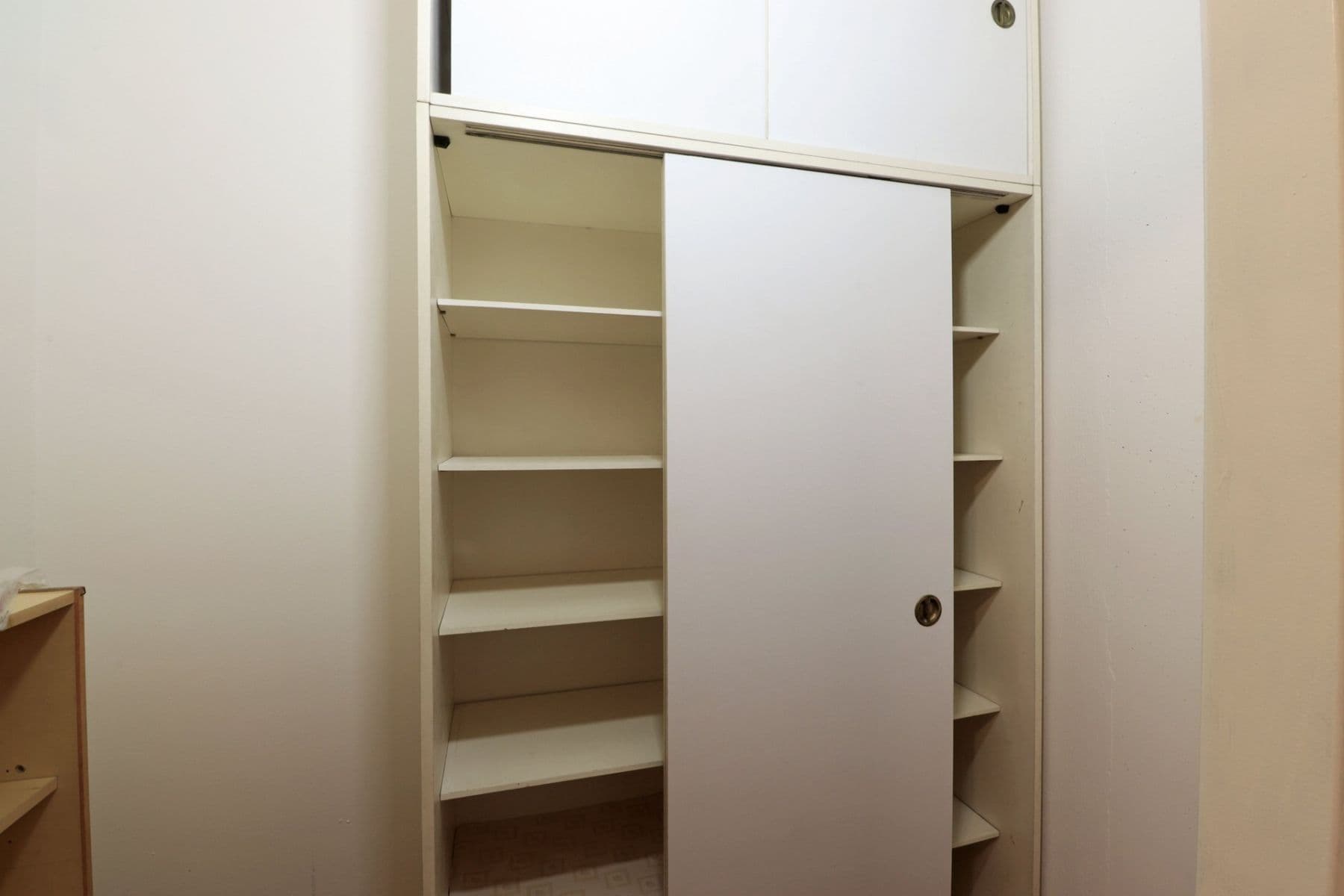 Prenájom bytu 3-izbový 64 m², Malotická, Praha, Praha Prenájom bytu 3-izbový 64 m², Malotická, Praha, Praha