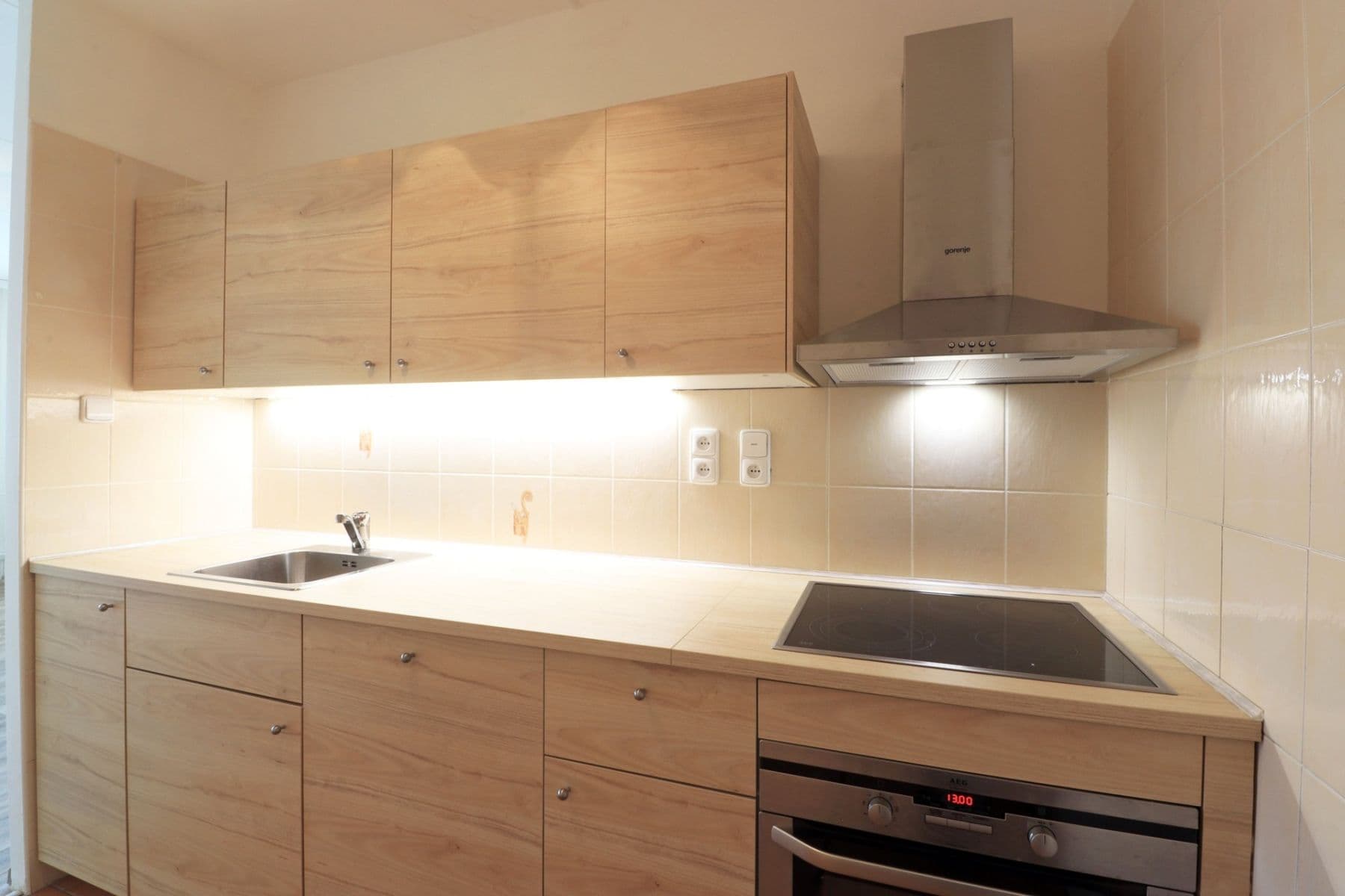 Prenájom bytu 3-izbový 64 m², Malotická, Praha, Praha Prenájom bytu 3-izbový 64 m², Malotická, Praha, Praha