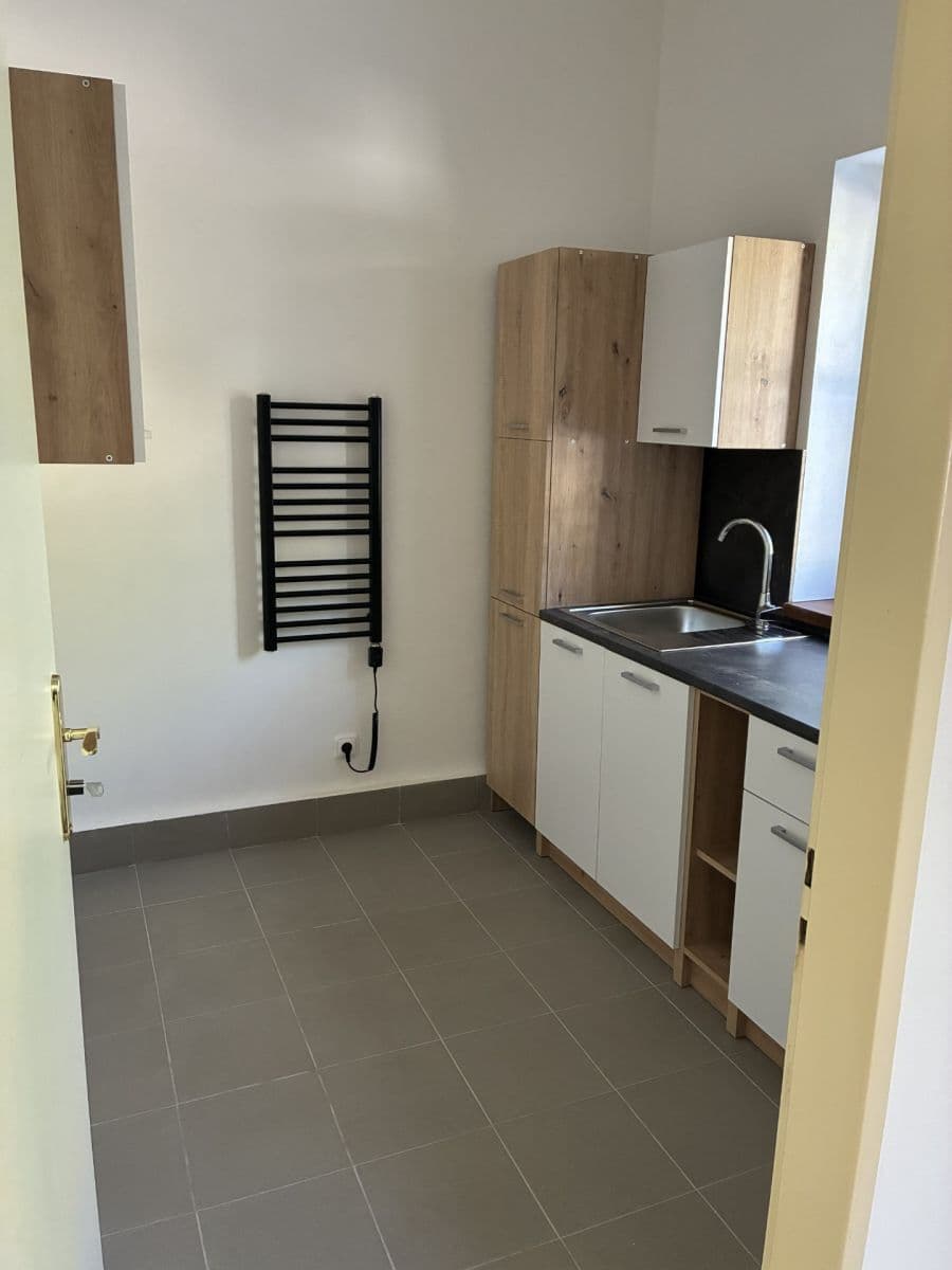 Prenájom bytu 2-izbový 52 m², Postupice, Středočeský kraj Prenájom bytu 2-izbový 52 m², Postupice, Středočeský kraj