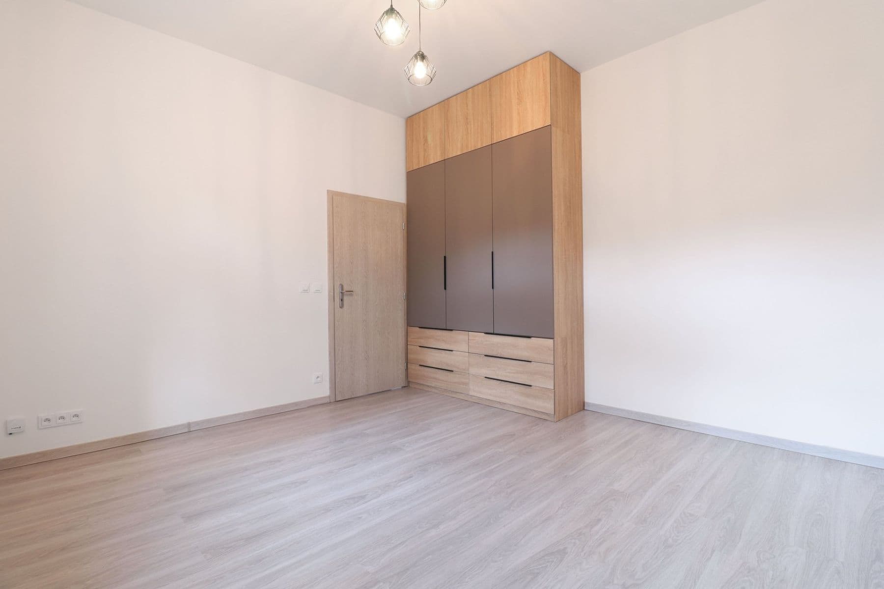 Prenájom bytu 1-izbový 31 m², Košická, Praha, Praha Prenájom bytu 1-izbový 31 m², Košická, Praha, Praha