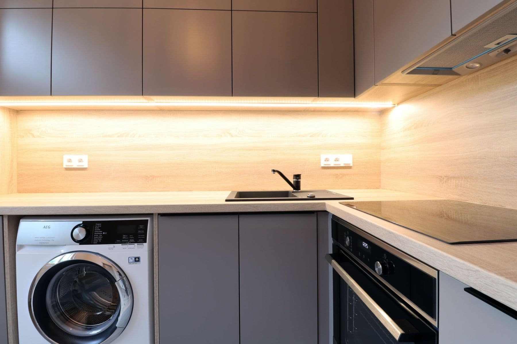Prenájom bytu 1-izbový 31 m², Košická, Praha, Praha Prenájom bytu 1-izbový 31 m², Košická, Praha, Praha