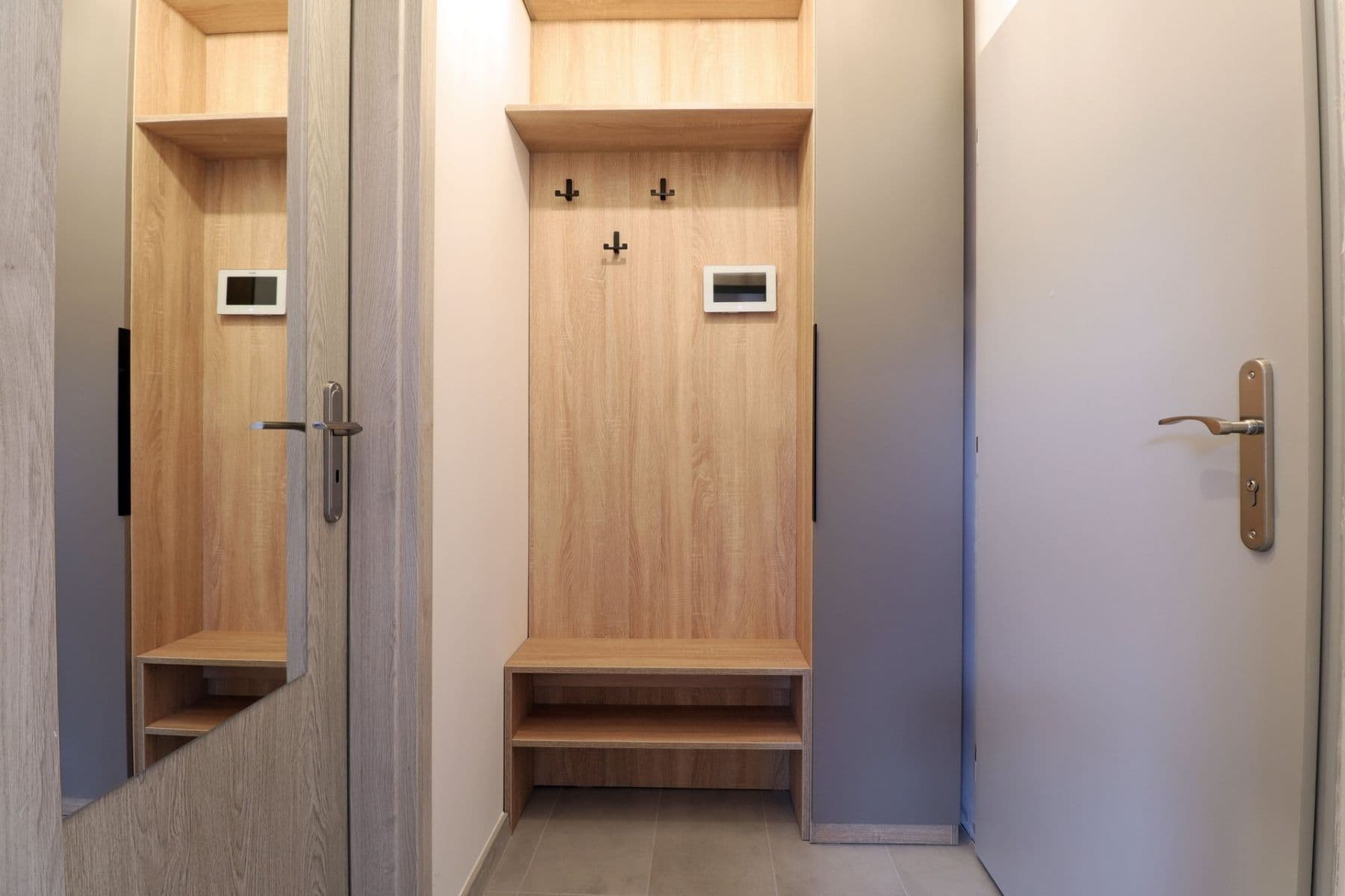 Prenájom bytu 1-izbový 31 m², Košická, Praha, Praha Prenájom bytu 1-izbový 31 m², Košická, Praha, Praha