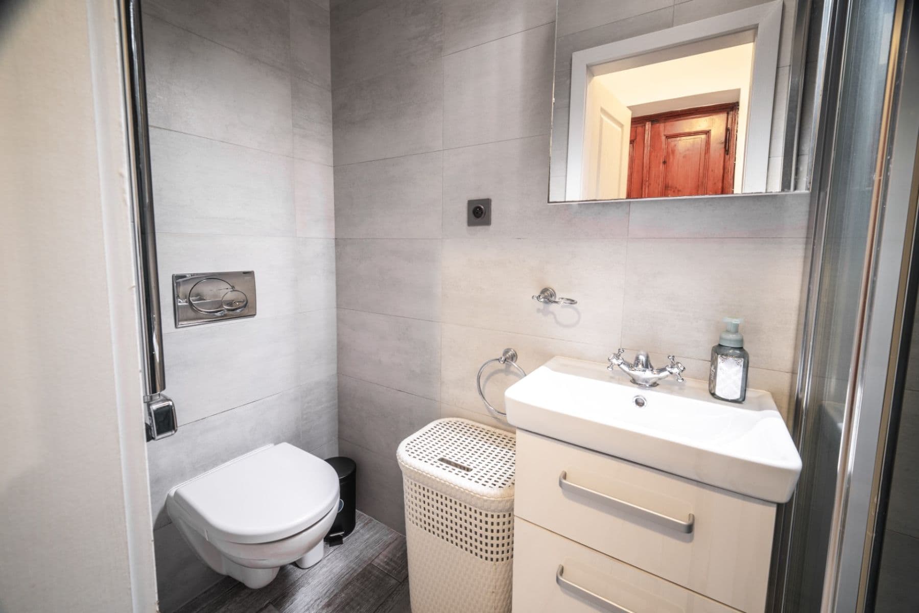 Prenájom bytu 1-izbový 35 m², Na Celné, Praha, Praha Prenájom bytu 1-izbový 35 m², Na Celné, Praha, Praha