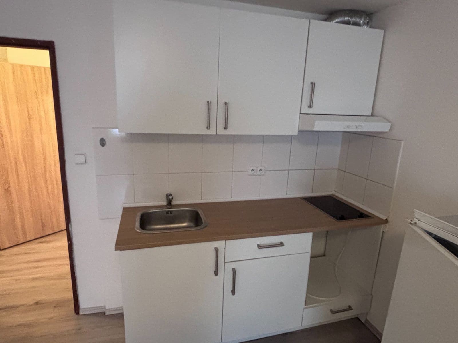 Prenájom bytu 1-izbový 30 m², Kladenská, Praha, Praha Prenájom bytu 1-izbový 30 m², Kladenská, Praha, Praha