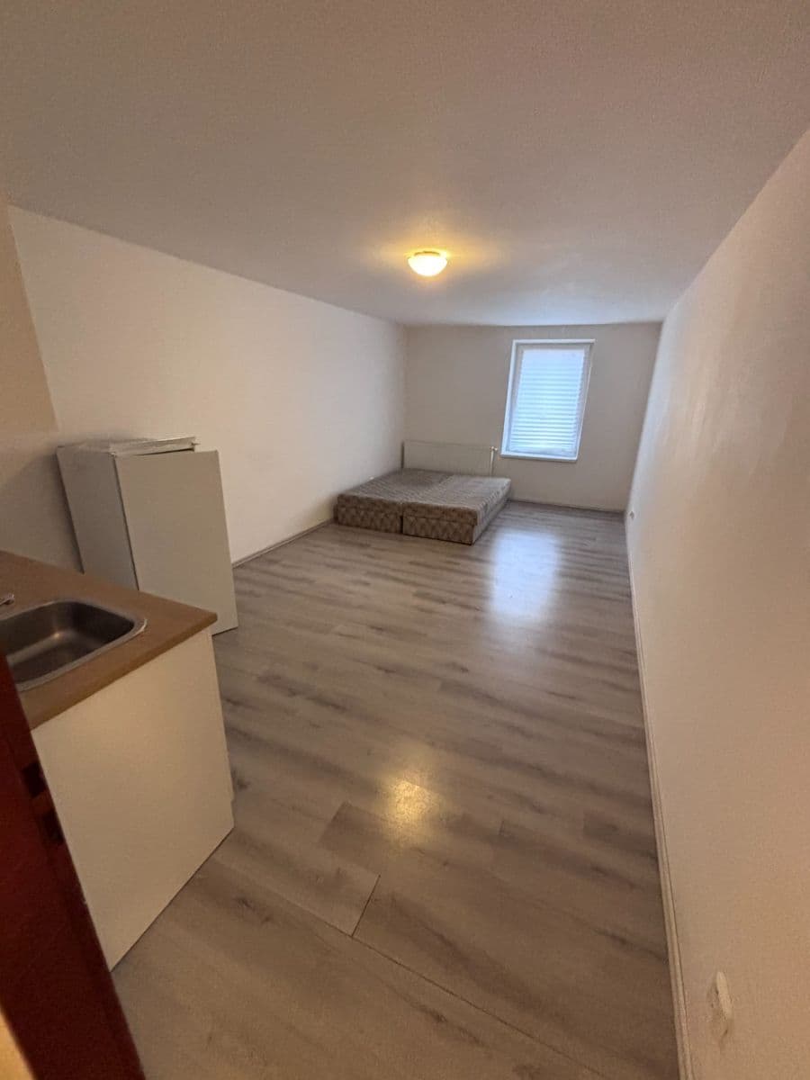 Prenájom bytu 1-izbový 30 m², Kladenská, Praha, Praha Prenájom bytu 1-izbový 30 m², Kladenská, Praha, Praha