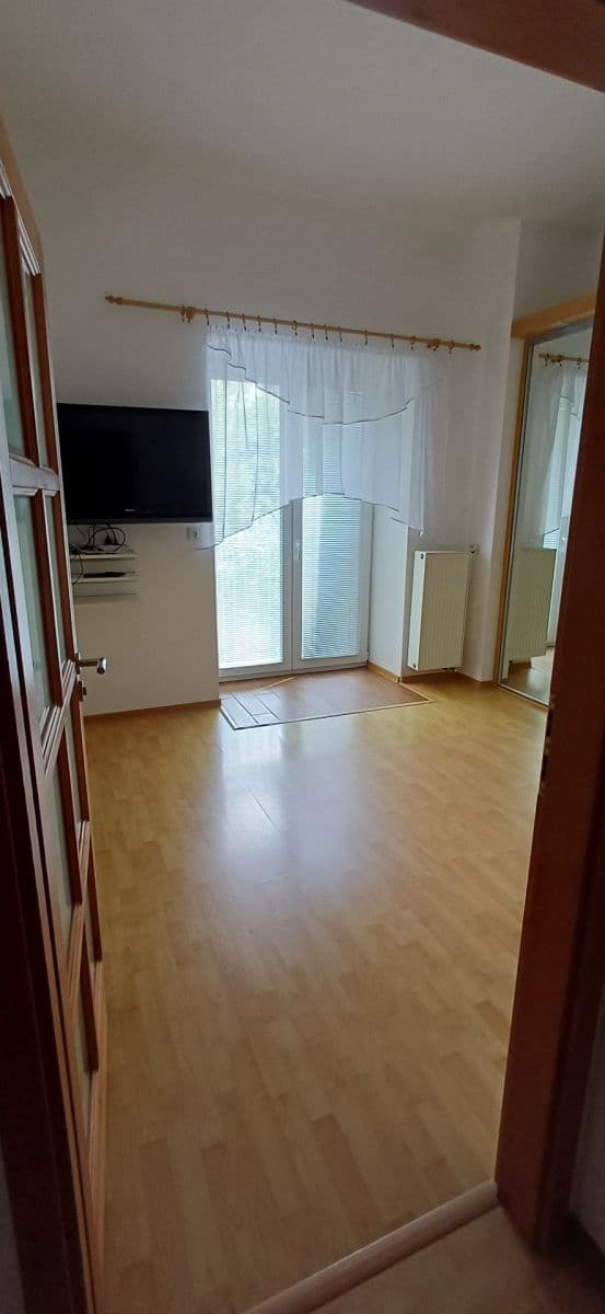 Prenájom bytu 2-izbový 65 m², Jana Morávka, Jílové u Prahy, Středočeský kraj Prenájom bytu 2-izbový 65 m², Jana Morávka, Jílové u Prahy, Středočeský kraj