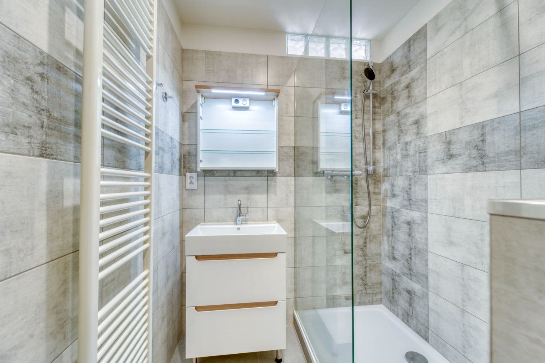 Prenájom bytu 1-izbový 42 m², Pod Nemocnicí, Klatovy, Plzeňský kraj Prenájom bytu 1-izbový 42 m², Pod Nemocnicí, Klatovy, Plzeňský kraj