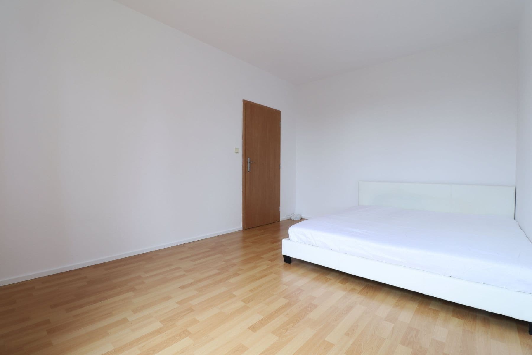 Prenájom bytu 2-izbový 54 m², Revoluční, Šestajovice, Středočeský kraj Prenájom bytu 2-izbový 54 m², Revoluční, Šestajovice, Středočeský kraj
