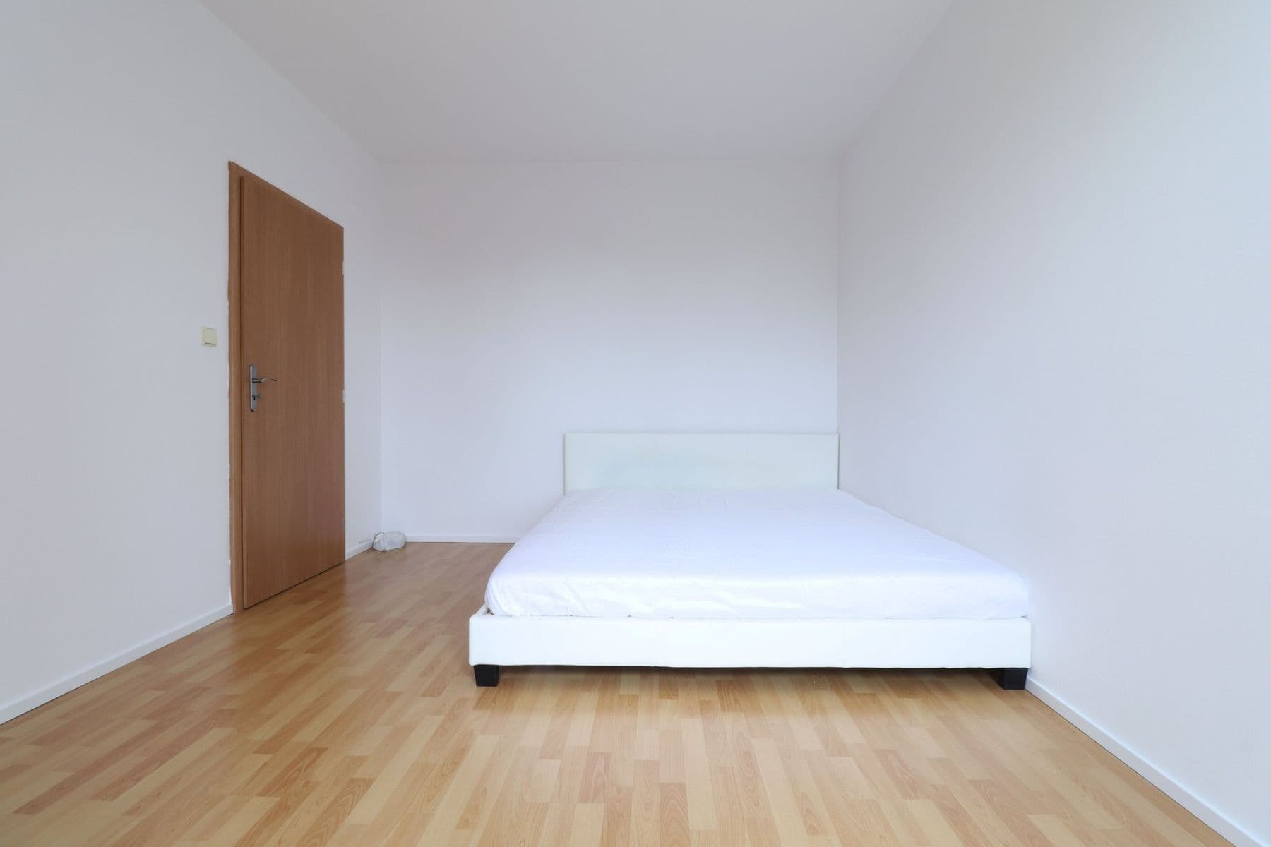Prenájom bytu 2-izbový 54 m², Revoluční, Šestajovice, Středočeský kraj Prenájom bytu 2-izbový 54 m², Revoluční, Šestajovice, Středočeský kraj