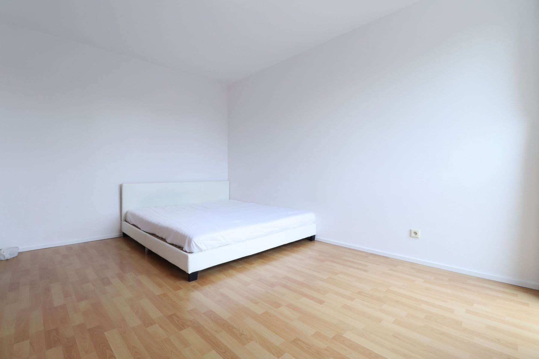 Prenájom bytu 2-izbový 54 m², Revoluční, Šestajovice, Středočeský kraj Prenájom bytu 2-izbový 54 m², Revoluční, Šestajovice, Středočeský kraj