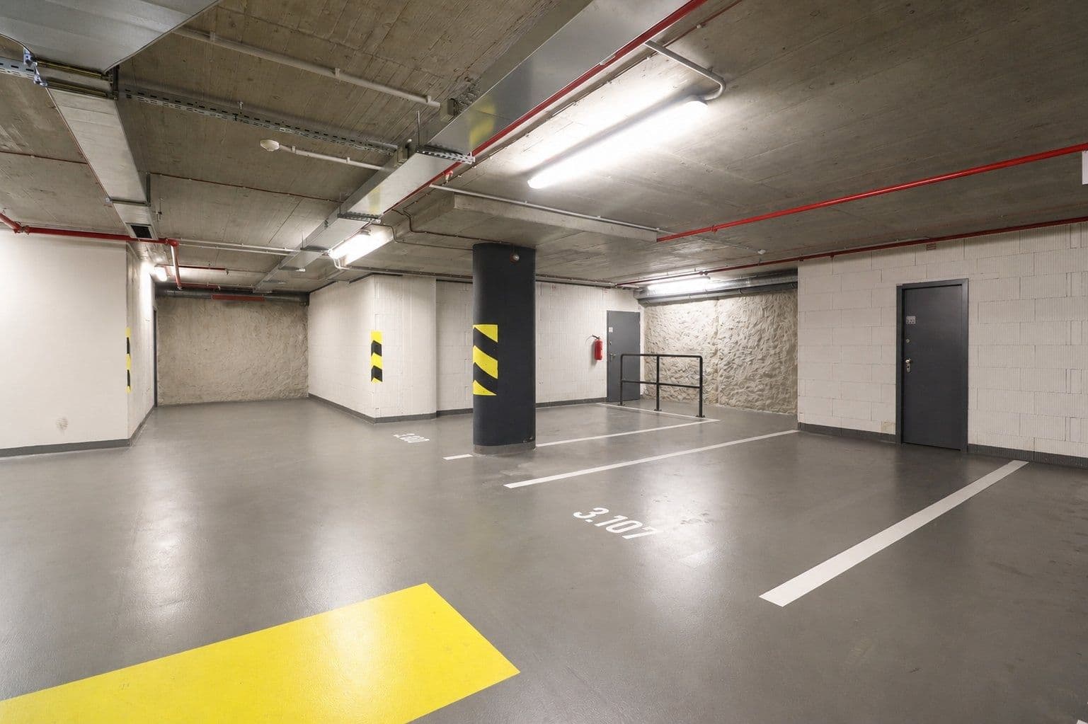 Prenájom garáže 15 m², Sokolovská, Praha, Praha Prenájom garáže 15 m², Sokolovská, Praha, Praha